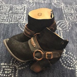 Freebird by Steven Distressed El Paso Boots